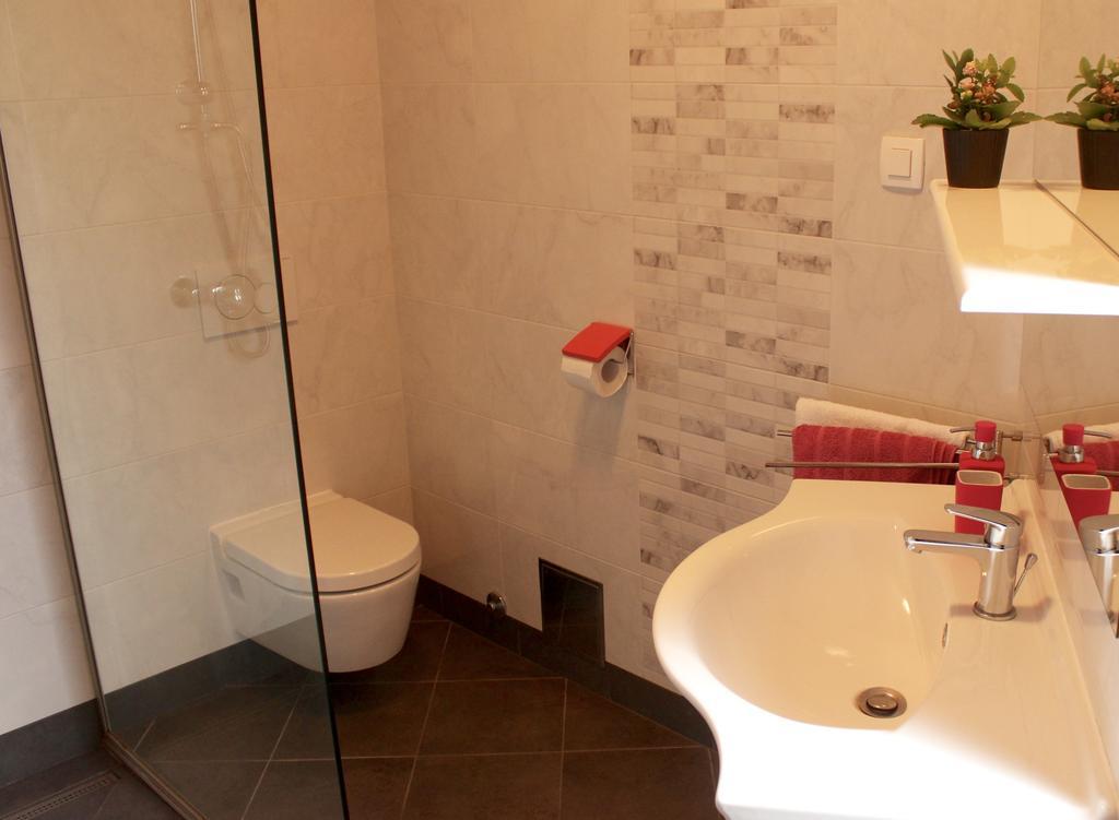 Rogic Apartment ลอฟราน ภายนอก รูปภาพ
