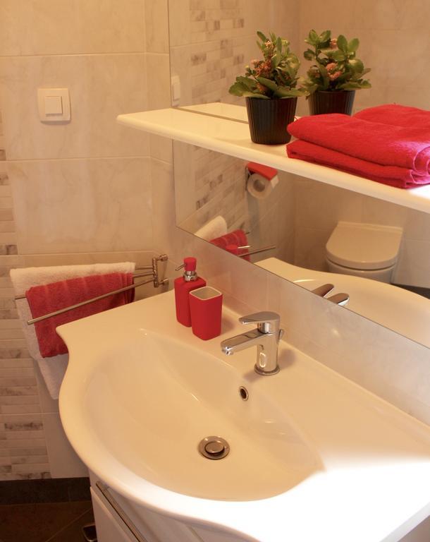 Rogic Apartment ลอฟราน ภายนอก รูปภาพ