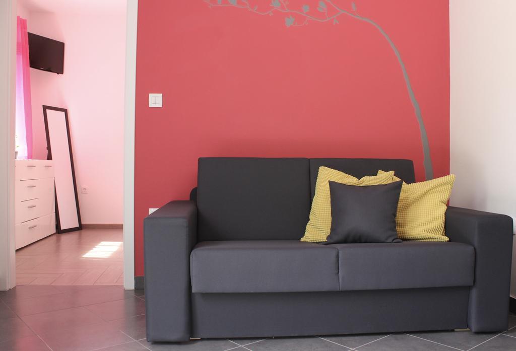 Rogic Apartment ลอฟราน ภายนอก รูปภาพ